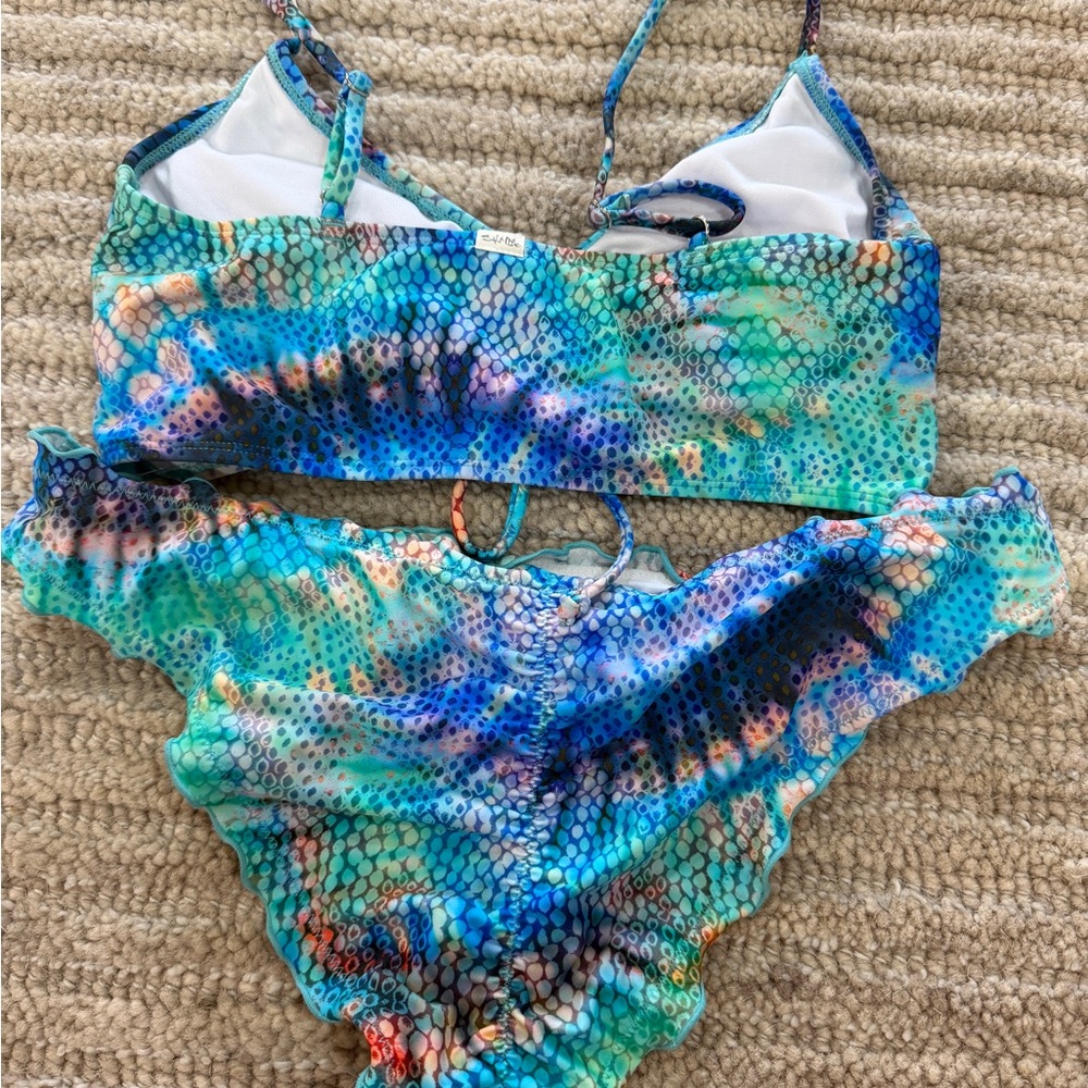 Multicolor Blue Patterned Bikini Set - Picture 2 of 2